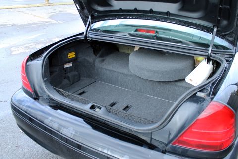 2005 Ford Crown Victoria photo