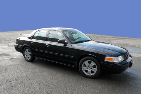 2005 Ford Crown Victoria photo