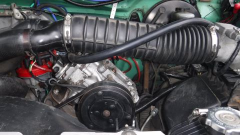 1992 Ford Bronco - Slightly odd looking suction hose routing...