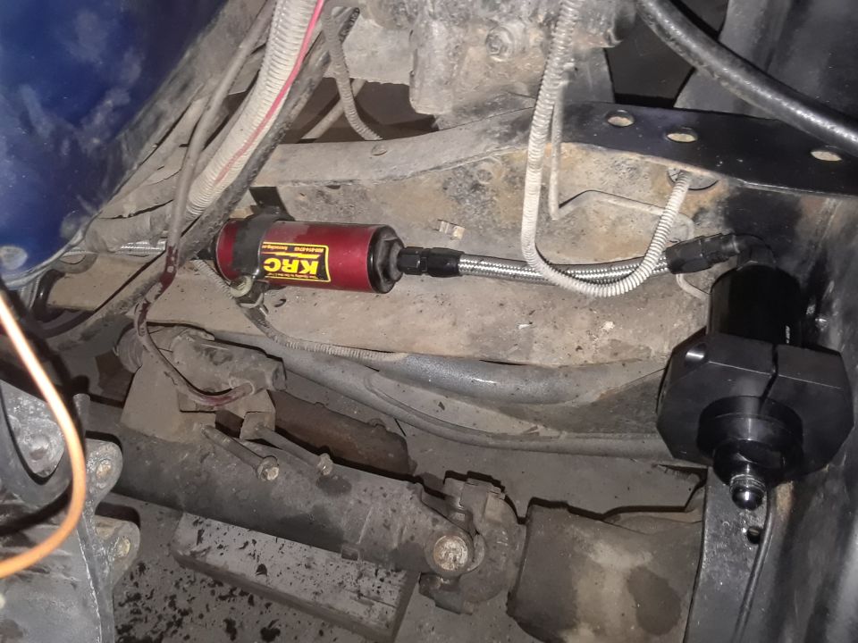 KRC fuel filter and regulator assembly with braided lines
