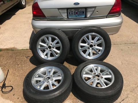 2008 Ford Crown Victoria photo