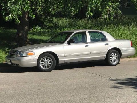 2008 Ford Crown Victoria photo