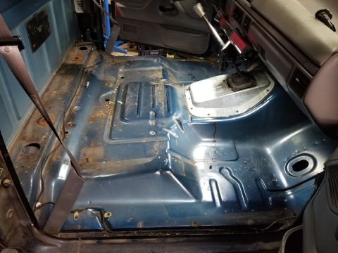 1995 Ford F-150 - It had been parked for a few months on rural property, so job 1 was to remove the rat nests. I took out all the interior except the dash (a…