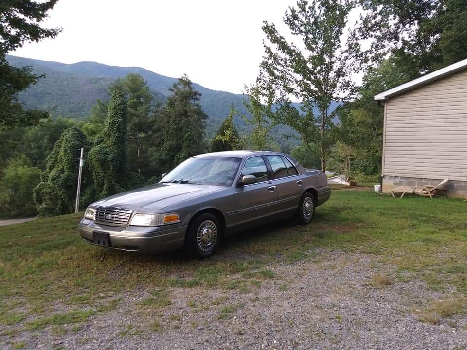 2000 Ford Crown Victoria