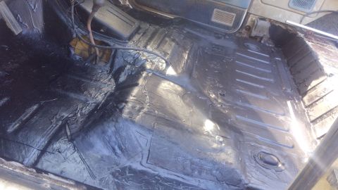 1988 Ford Bronco - just like my 96, i am going to bedline the floor and put vinyl flooring over it. i did not use the sound insulation. i also had new seats t…