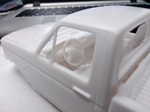 1995 Ford Bronco - Another discrepency found. The provided steering wheel is not from a 1994 model. It is from a '93 model year. Beginning in 1994, Ford insta…