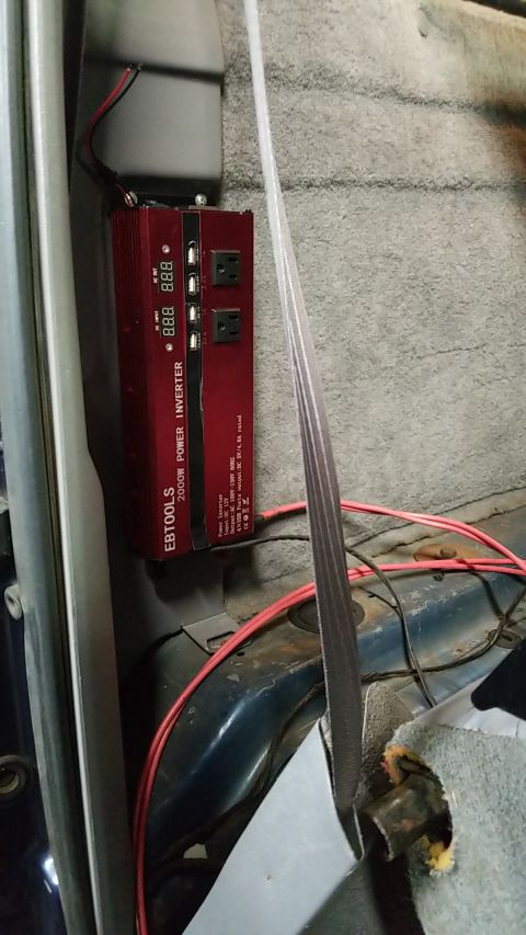 1995 Ford F-150 - The 2KW inverter is wired to the battery positive via a 175A Mega fuse and two 8ga wires. It has 4 USB jacks, and low & hi voltmeters. Late…