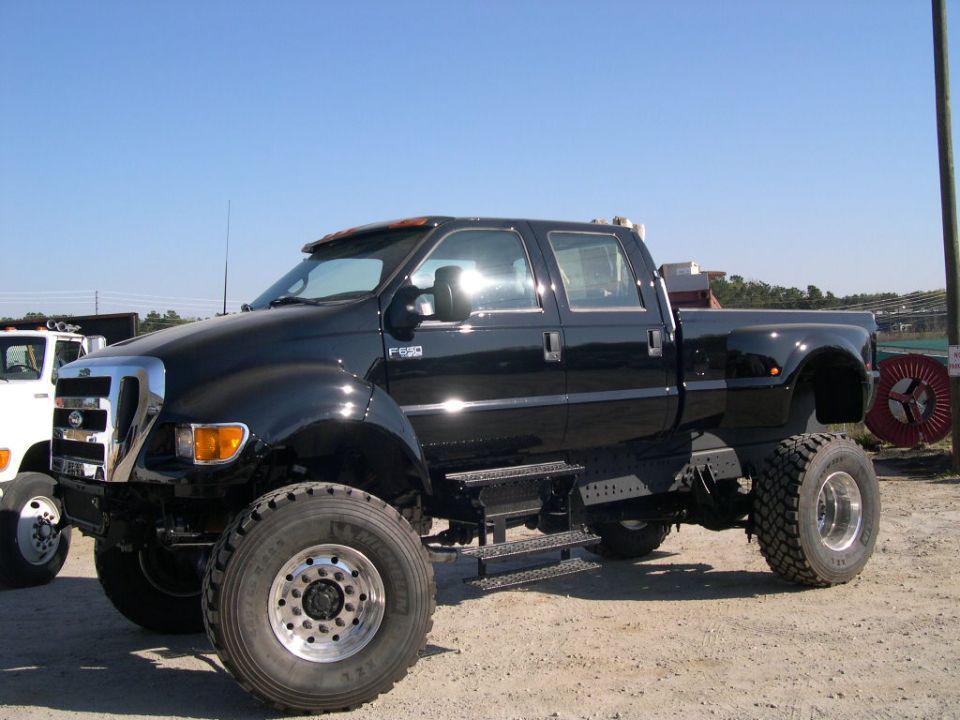 2004 Ford F-650 “supertruck”
