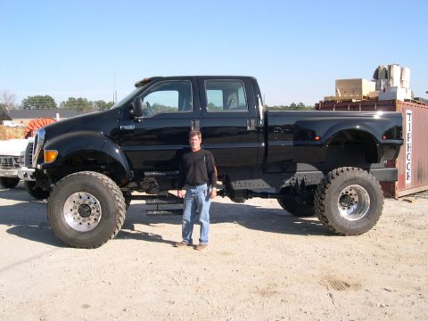 2004 Ford F-650 - 2 weeks to finish this one and head to canada