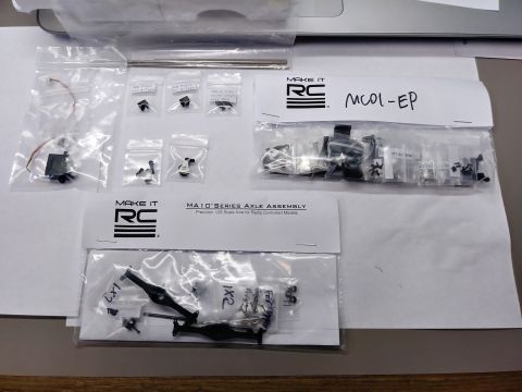 1995 Ford Bronco - Here's a bit more of a scale axle assembly. And more bits like a smaller servo, drive shaft parts, suspension parts, etc.