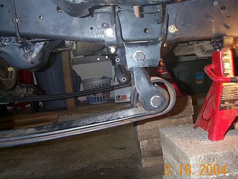 1986 Ford Bronco - raised up shackle into hangar about 1.5"