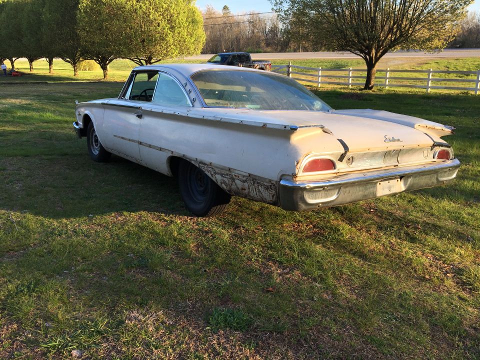 1960 Ford Starliner rear view, cream color