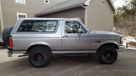 1995 Ford Bronco photo
