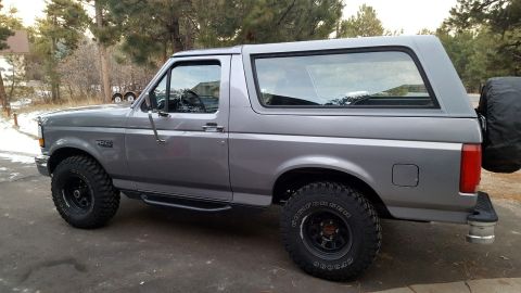 1995 Ford Bronco photo