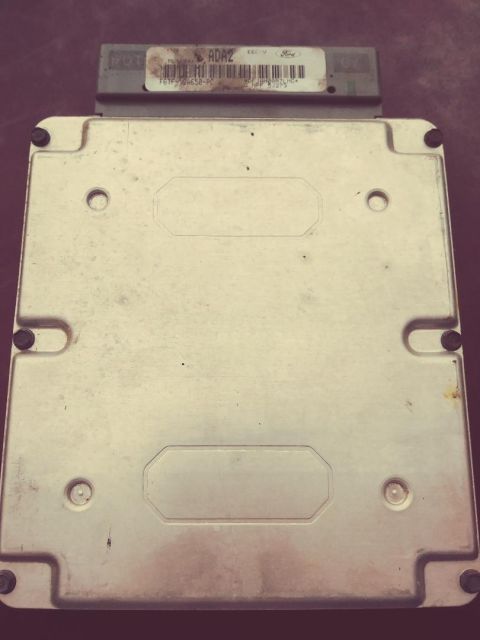 1996 Ford Bronco - This Ford engine control module is a vehicle part, not the entire vehicle.