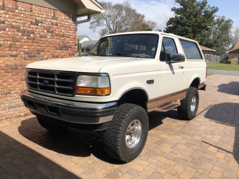 1995 Ford Bronco photo