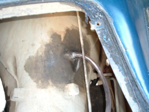 1989 Ford Bronco - pulled the tranny access panel to get the tranny breather on