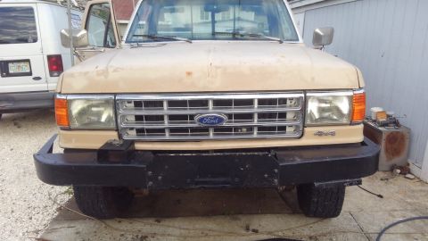 1990 Ford F-250 - the bumper mocked up. defiantly needs to be straitened out at the dent. it also looked kinda ugly and i wasn't sure i really wanted to use…