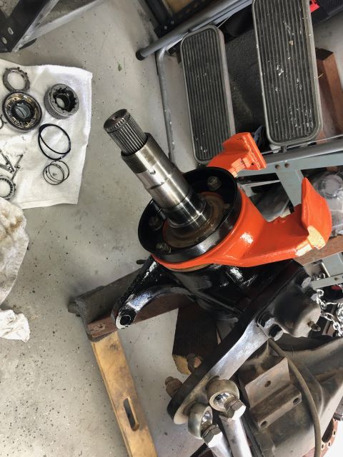 1992 Jeep Wrangler - A disassembled Jeep Wrangler axle housing is shown with its components laid out on a towel.
