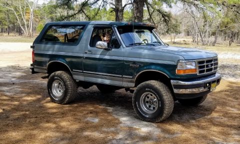 1996 Ford Bronco photo