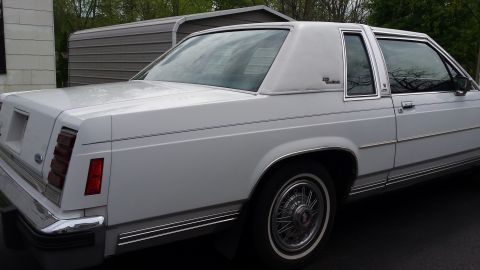 1986 Ford Crown Victoria photo