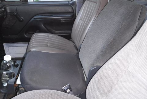 1992 Ford Bronco - Reverse angle view of the alignment of the three seat backs.