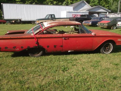 1960 Ford Starliner - Parts car, going to take the good rt side 1/4 panel to fix the white Starliner..