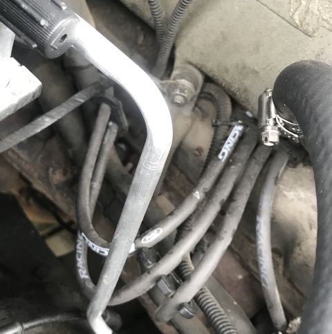 1995 Ford Bronco - Engine bay wiring with visible 'RACING' text and a Supermotors.net watermark.