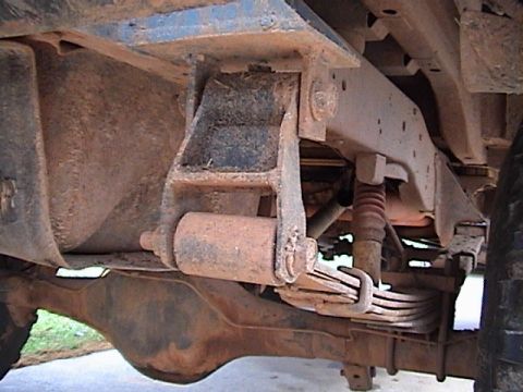 1978 Ford Bronco - Detail of shackle reinforcement