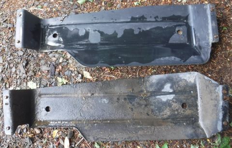 1992 Ford Bronco - Finally found a transfer case skid plate (top) to replace my mangled one (bottom) that's been off the Bronco since I bought it. Unfortunate…