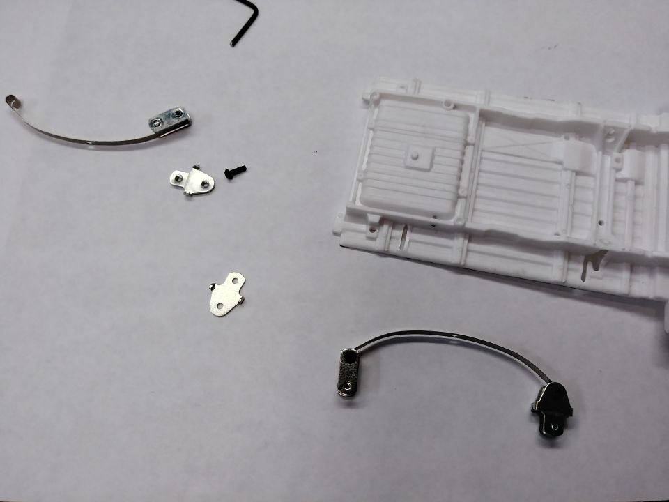 Leaf assembly in progress. The leaf solid mounts to the frame with the bracket on the right. The shackle on the left also mounts directly to the frame as well, but has free articulation to allow suspension movement.