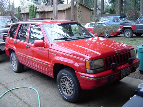 1993 Jeep Grand Cherokee - Just before it rolls into the garage