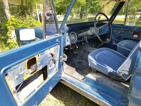 1974 Ford Bronco - There is no horn button, antenna, column bezel, cigar lighter, radio, speaker, glove box, door seals, door panels or other interior. Both t…