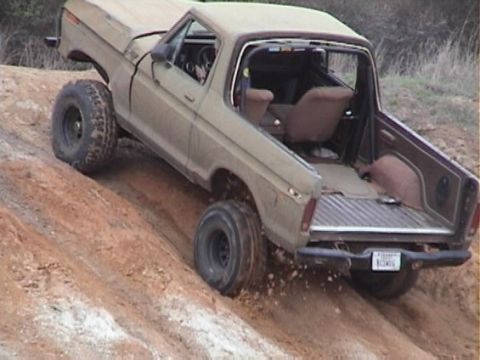 1978 Ford Bronco - Trying the hill in 2wd