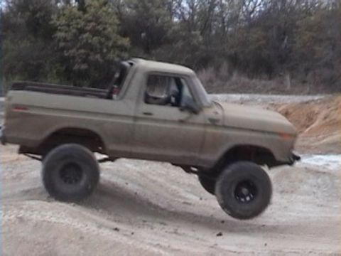 1978 Ford Bronco - Getting Air