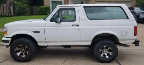 1994 Ford Bronco photo