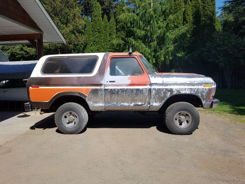 1978 Ford Bronco - This 1978 Ford Bronco is undergoing bodywork and appears to be in a state of repair.