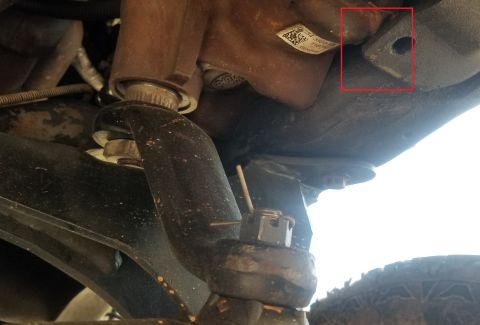2001 Ford Excursion - Undercarriage view of a vehicle's steering and suspension system, showing various mechanical parts.