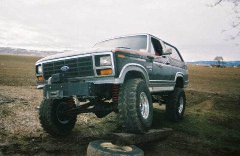 1984 Ford Bronco - a little flex before fender trim
