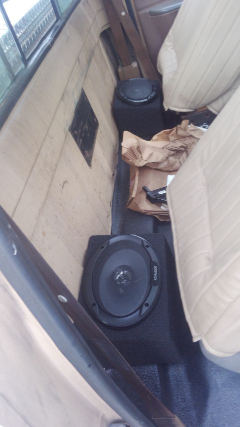 1990 Ford F-250 - while i was installing my vinyl flooring, i ran speaker wire under it so i can add a pair of rear speakers to the truck. i added a pair of…