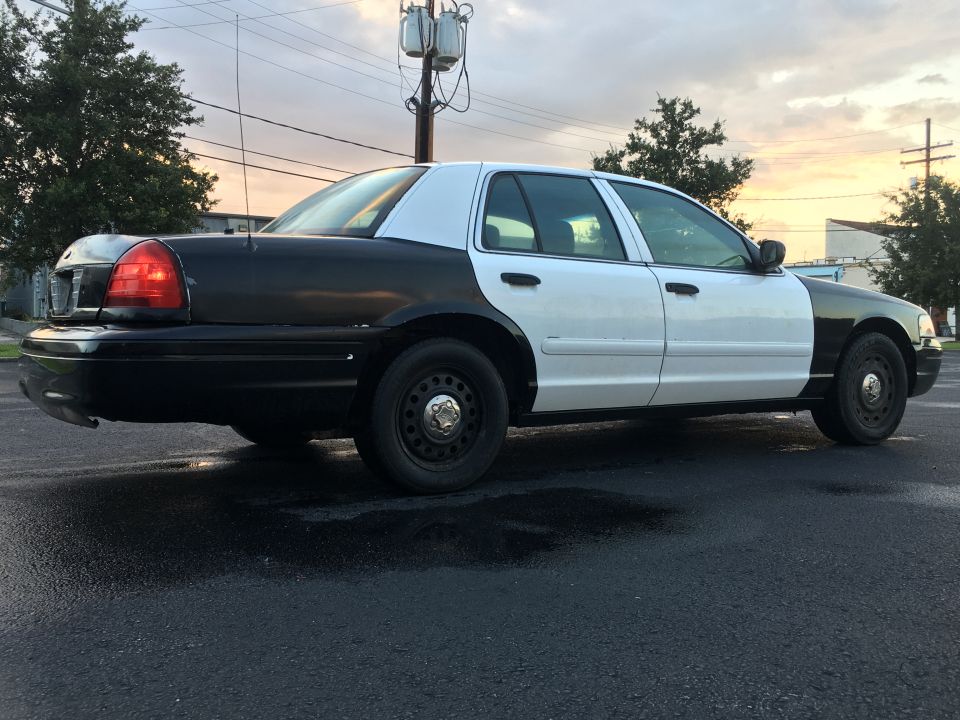 2005 Ford Crown Victoria “Oreo”