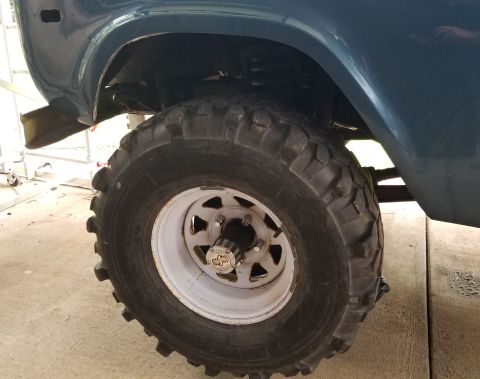 1974 Ford Bronco - New lug nuts (& studs), and rebuilt 5-screw auto hub locks (tested working)