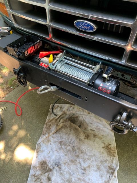 1996 Ford Bronco - Front view of a 1996 Ford Bronco a Badland winch mounted on the aftermarket bumper.