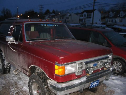 1989 Ford Bronco - Three quarter profile