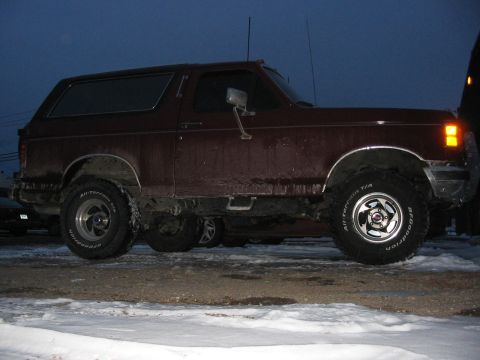 1989 Ford Bronco - profile from a down angle