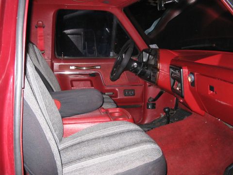 1989 Ford Bronco - nice, neat interior