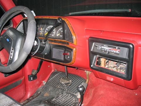 1989 Ford Bronco - ah yes, the missing 1.5%, can you say: donde esta radio?