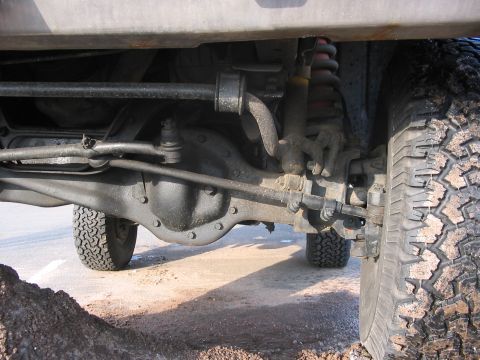 1989 Ford Bronco - Front suspension in easy action mode
