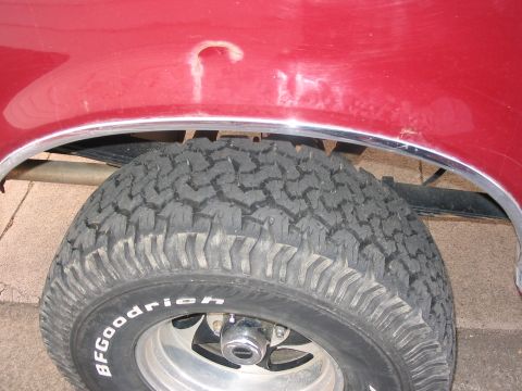 1989 Ford Bronco - weird bubble rust on passenger side rear wiheel well