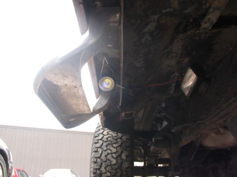 1989 Ford Bronco - another view of the two lights under the body of the bronco, they work well too